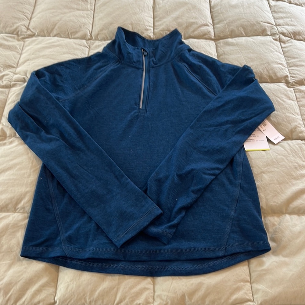 New Kids Old Navy Light Weight Go-Dry Pullover
